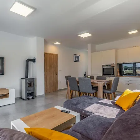 Holiday home Gorgeous In With Kitchen