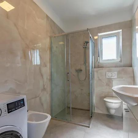 Holiday home Gorgeous In With Kitchen *