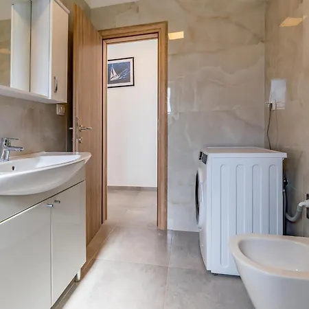 Holiday home Gorgeous In With Kitchen Pula