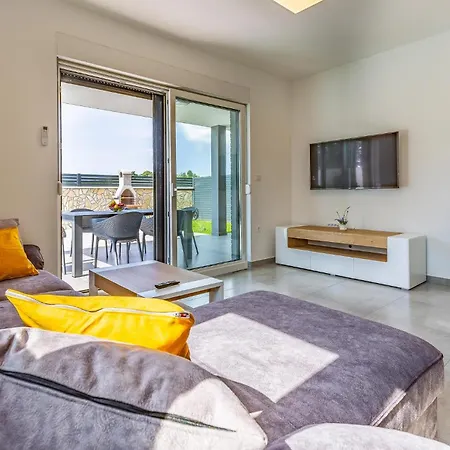 Vakantiehuis Gorgeous In With Kitchen