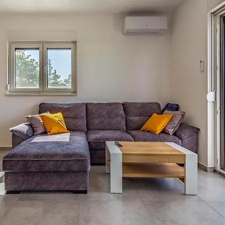 Gorgeous In With Kitchen Vakantiehuis Pula
