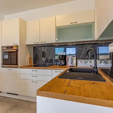 Vakantiehuis Gorgeous In With Kitchen Pula